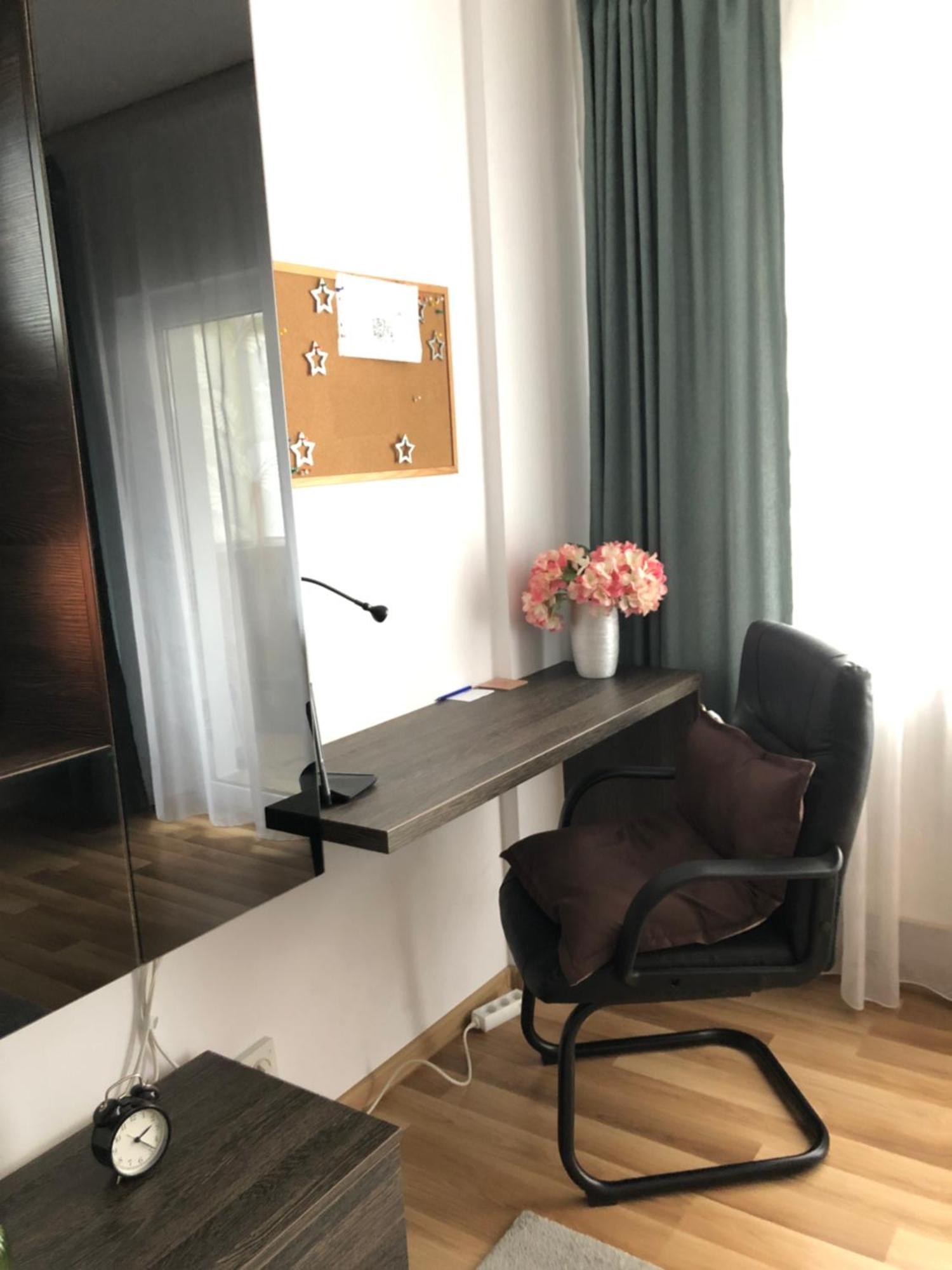Adrian Home Libra بلوييست المظهر الخارجي الصورة
