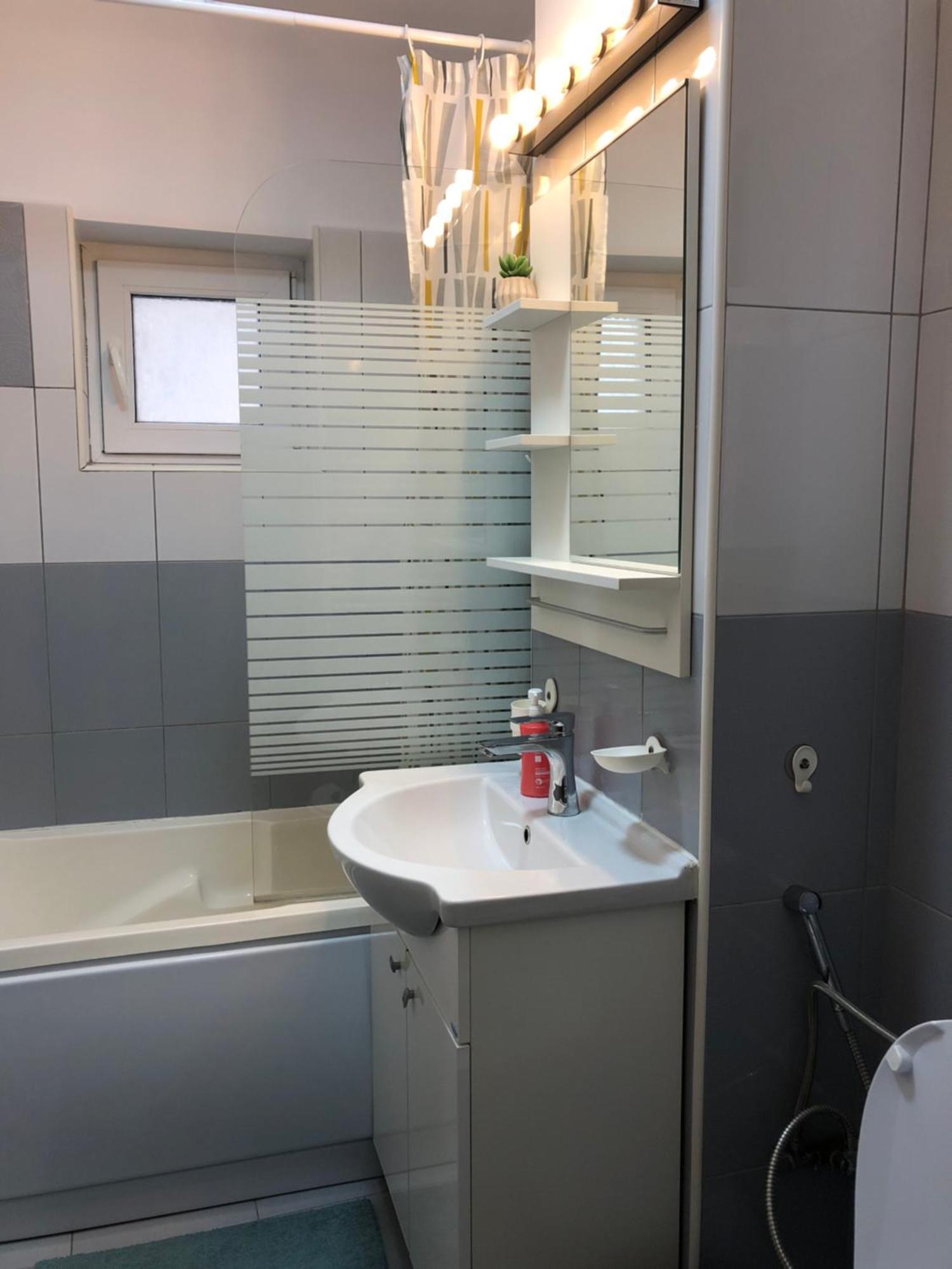 Adrian Home Libra بلوييست المظهر الخارجي الصورة