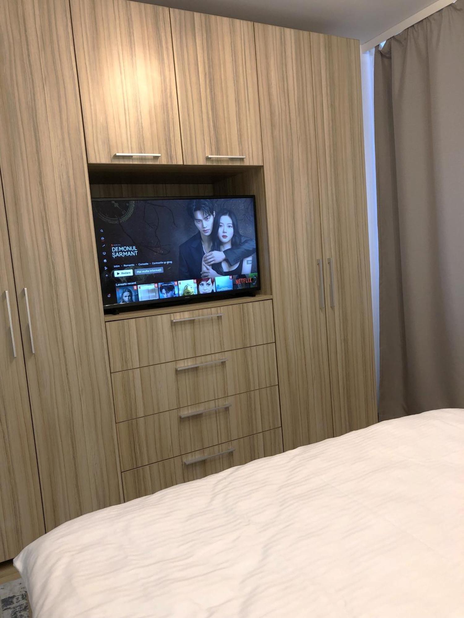 Adrian Home Libra بلوييست المظهر الخارجي الصورة